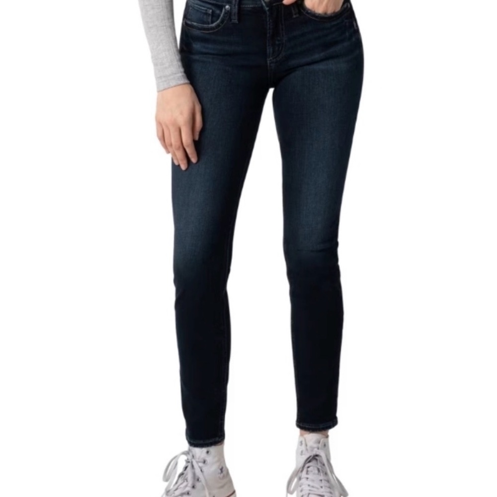 Silver Aiko Skinny Dark Rinse Jeans Size 28